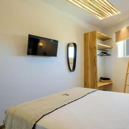 Отель Vrachos Mykonos